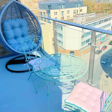 Luxury Boutique Penthouse - Balcony (adults Only) Apartment *